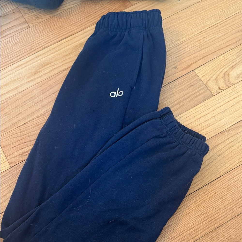 ALO Yoga Navy sweatpants